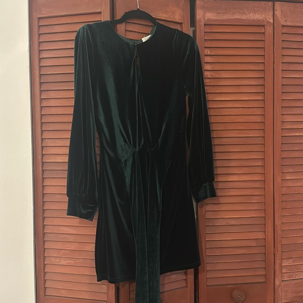 G.P.D. Green velvet dress, longsleeve, keyhole front, button back cocktail dress